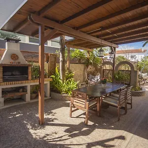 Hébergement de vacances Casa Adosada Con Piscina Comunitaria Solo Familias No Grupos De Jovenes, Salou